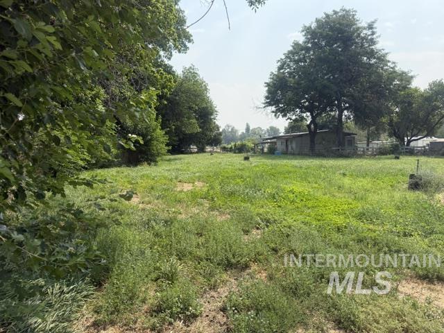 377 S Davis Rd, Hammett, Idaho 83627, 2 Bedrooms, 1 Bathroom, Residential For Sale, Price $260,000, 98997236
