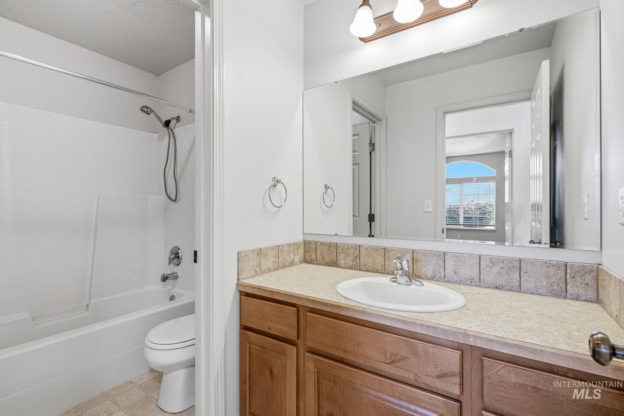 3218 S Jupiter Avenue, Boise, Idaho 83709, 4 Bedrooms, 3 Bathrooms, Residential For Sale, Price $539,000, 98997237