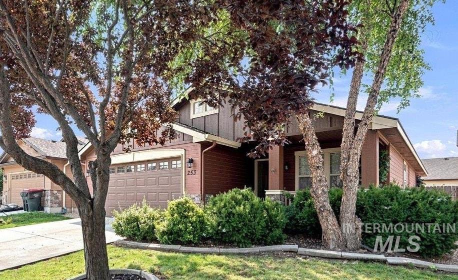 253 E Indian Rocks Ct, Meridian, Idaho 83646, 3 Bedrooms, 2 Bathrooms, Residential For Sale, Price $415,000, 98997238