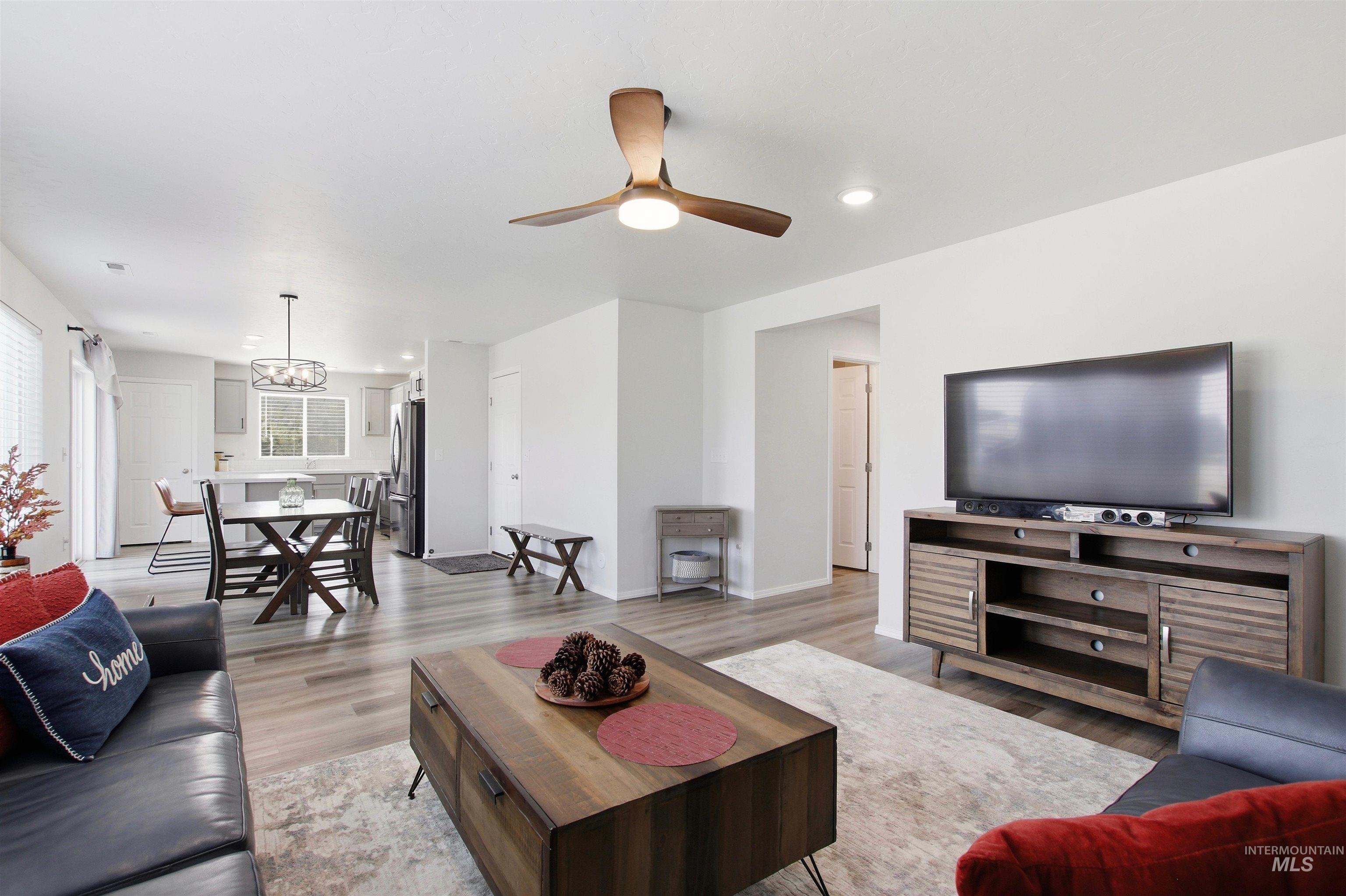 12352 Nantes Ct, Caldwell, Idaho 83607, 4 Bedrooms, 2.5 Bathrooms, Residential For Sale, Price $424,700, 98997239