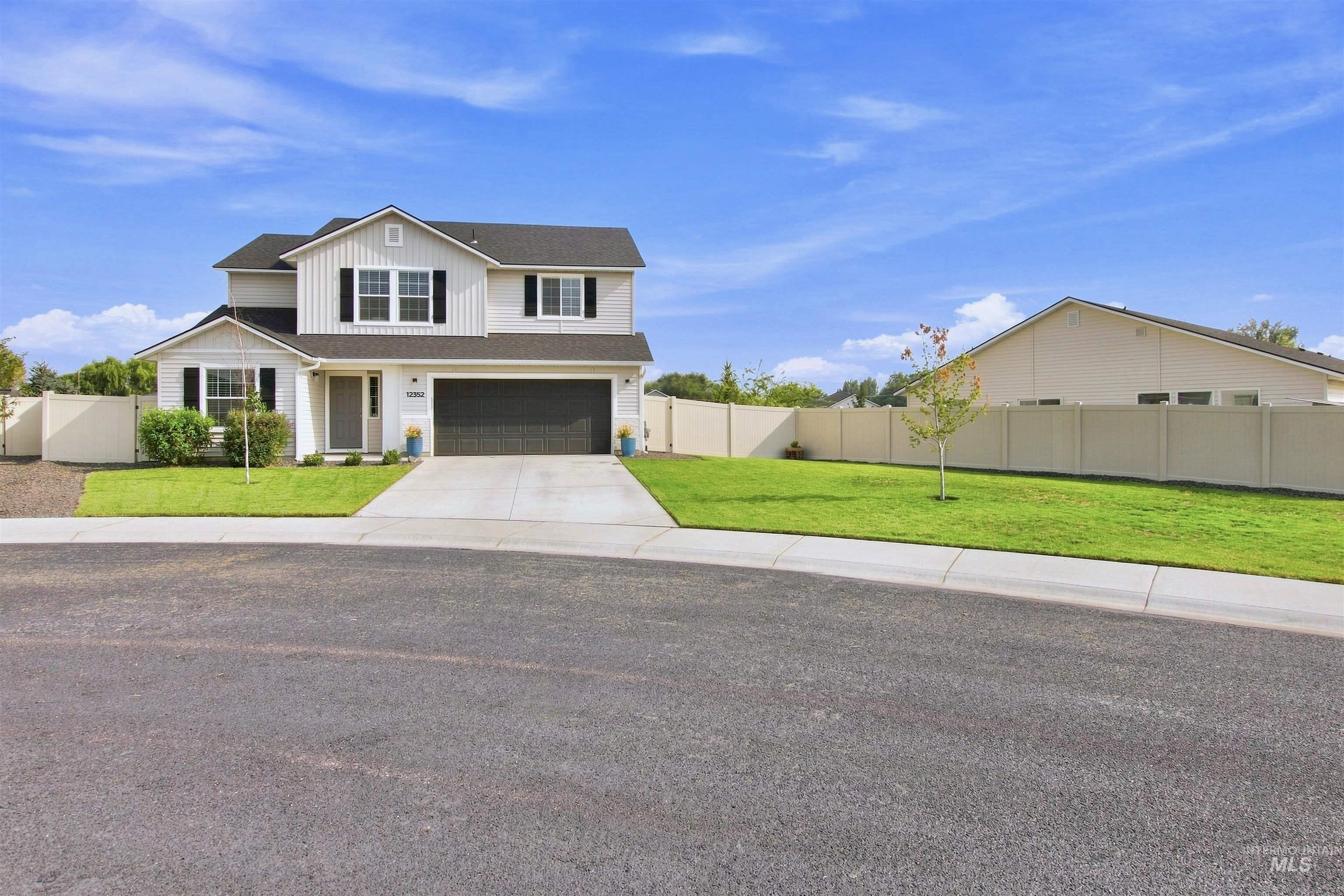 12352 Nantes Ct, Caldwell, Idaho 83607, 4 Bedrooms, 2.5 Bathrooms, Residential For Sale, Price $424,700, 98997239
