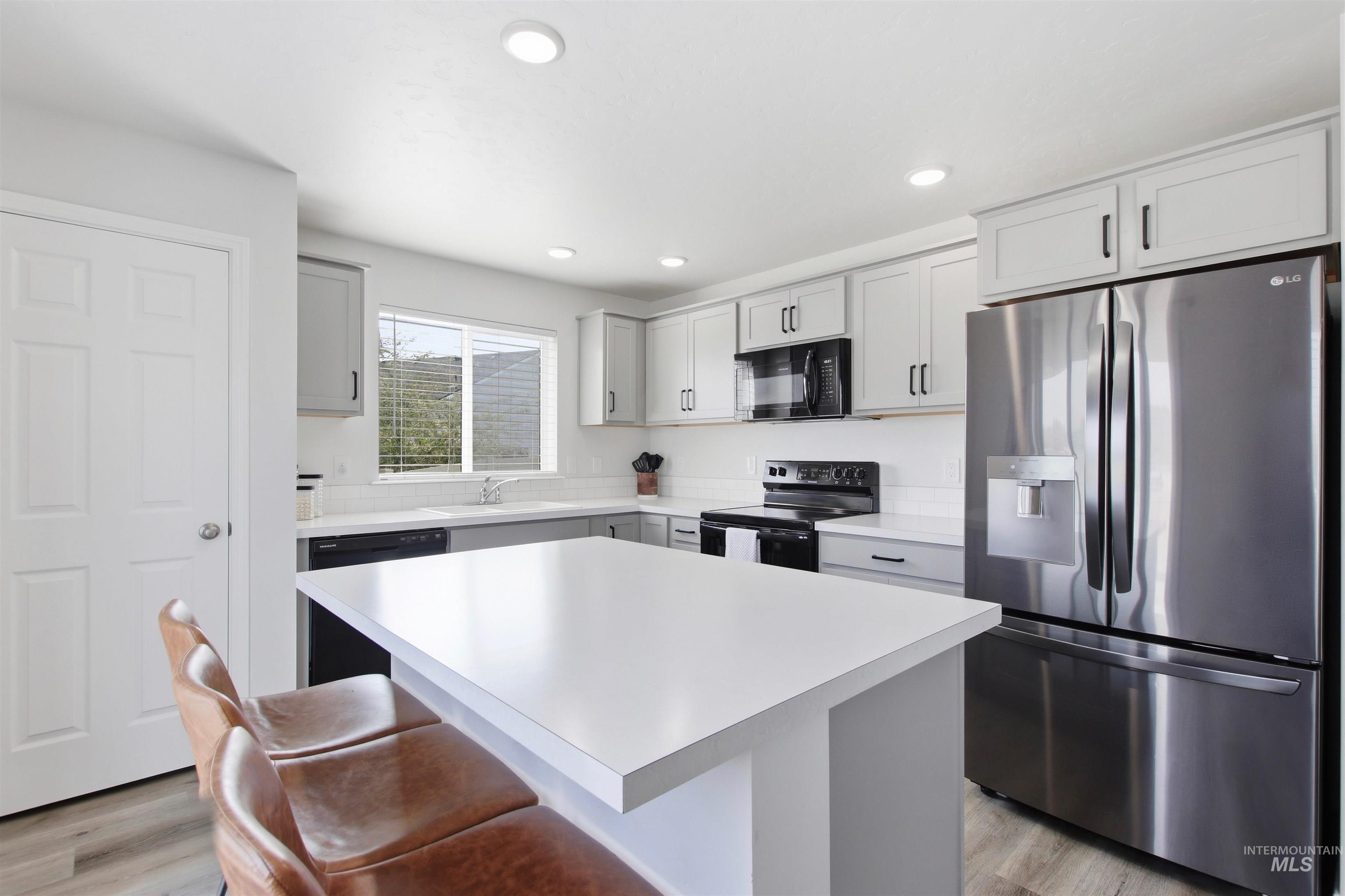 12352 Nantes Ct, Caldwell, Idaho 83607, 4 Bedrooms, 2.5 Bathrooms, Residential For Sale, Price $424,700, 98997239