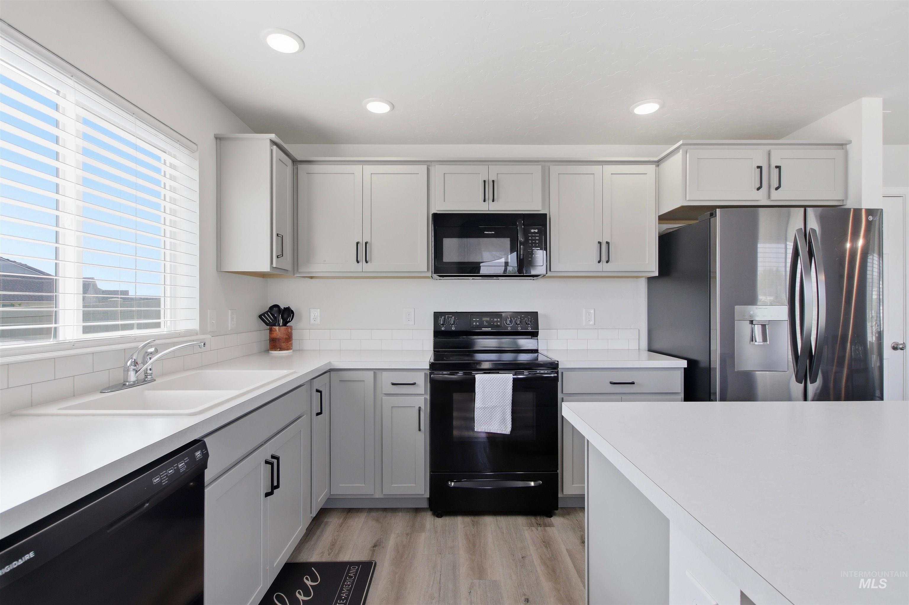 12352 Nantes Ct, Caldwell, Idaho 83607, 4 Bedrooms, 2.5 Bathrooms, Residential For Sale, Price $424,700, 98997239