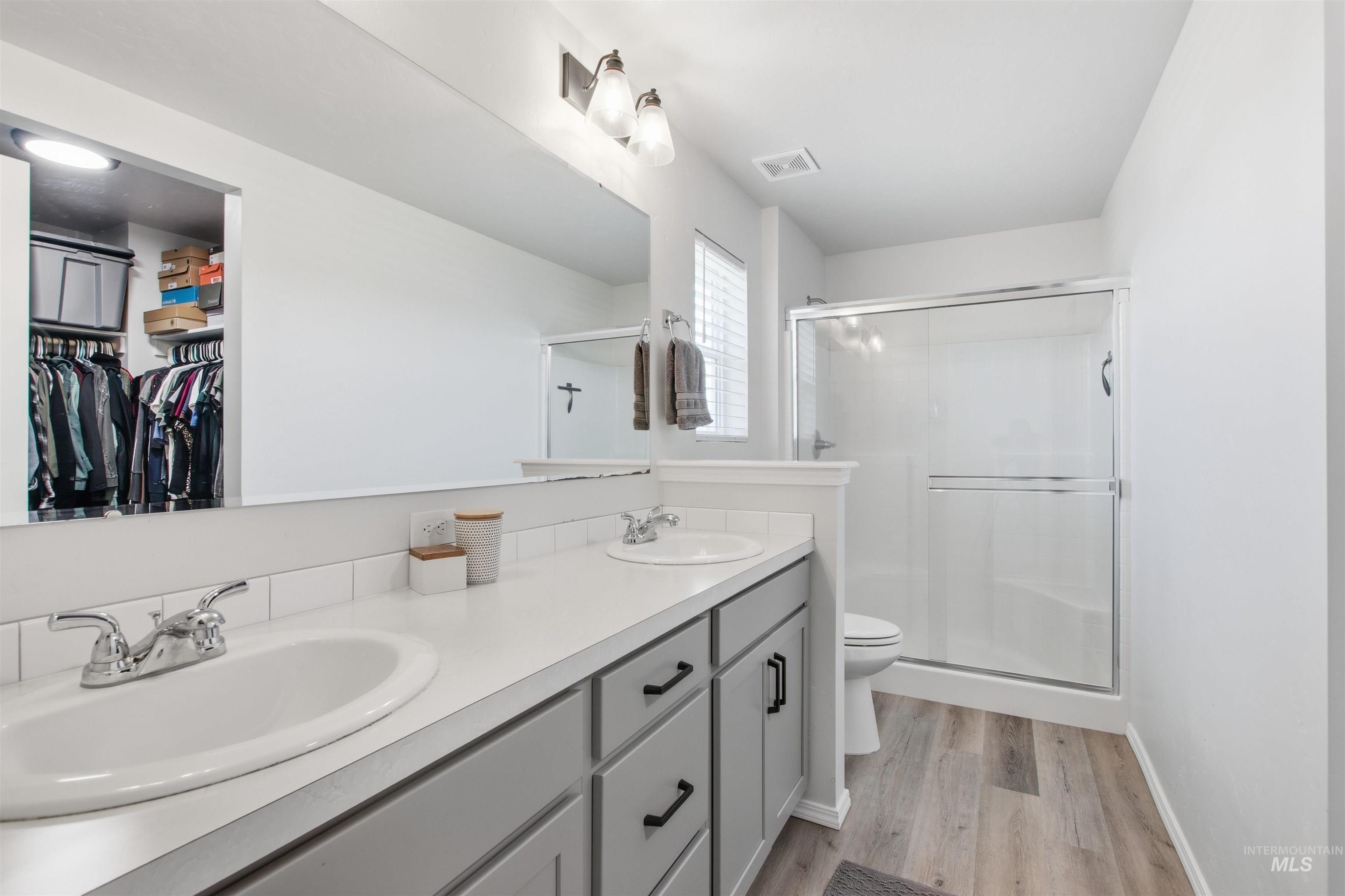 12352 Nantes Ct, Caldwell, Idaho 83607, 4 Bedrooms, 2.5 Bathrooms, Residential For Sale, Price $424,700, 98997239