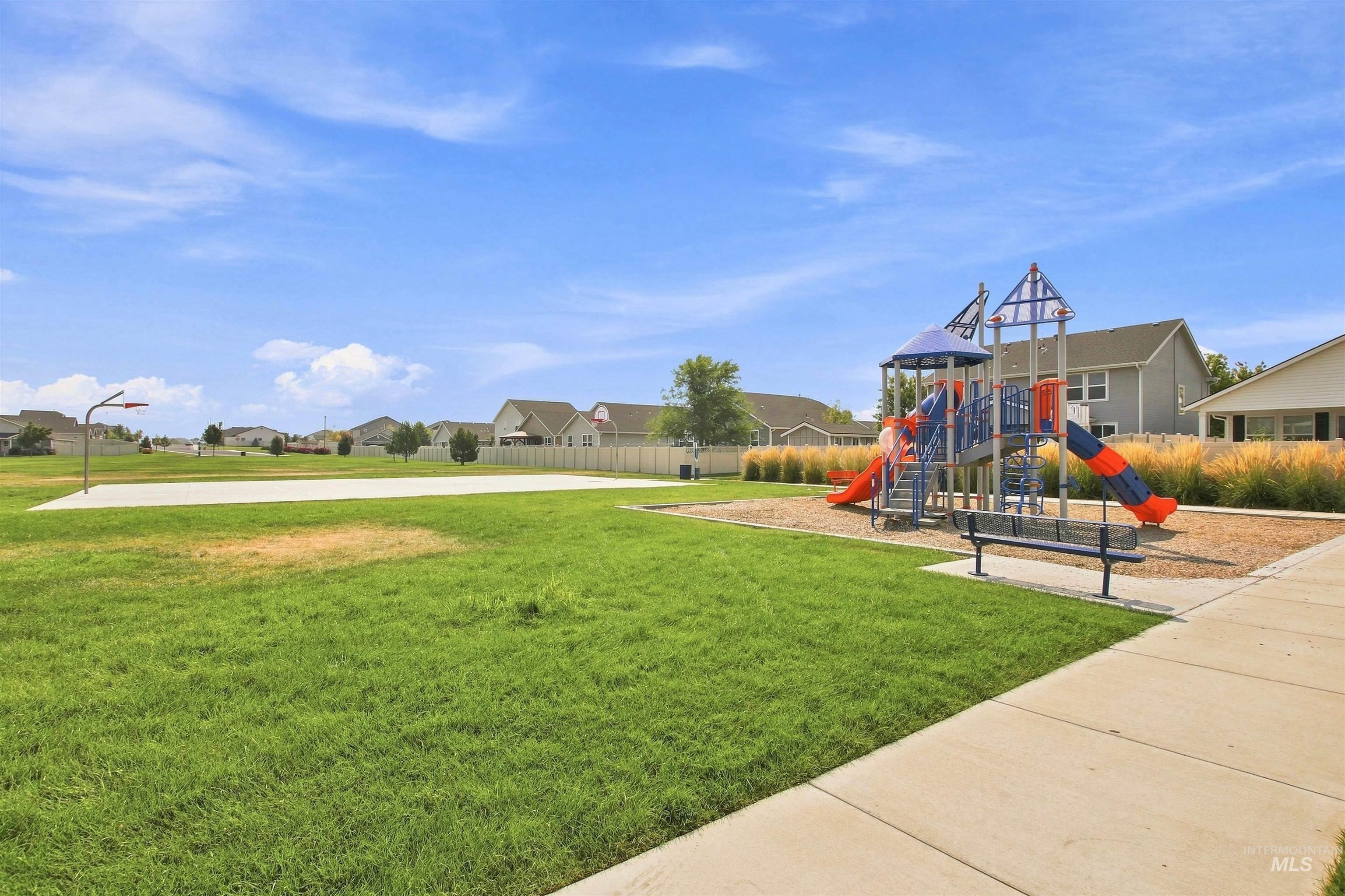 12352 Nantes Ct, Caldwell, Idaho 83607, 4 Bedrooms, 2.5 Bathrooms, Residential For Sale, Price $424,700, 98997239