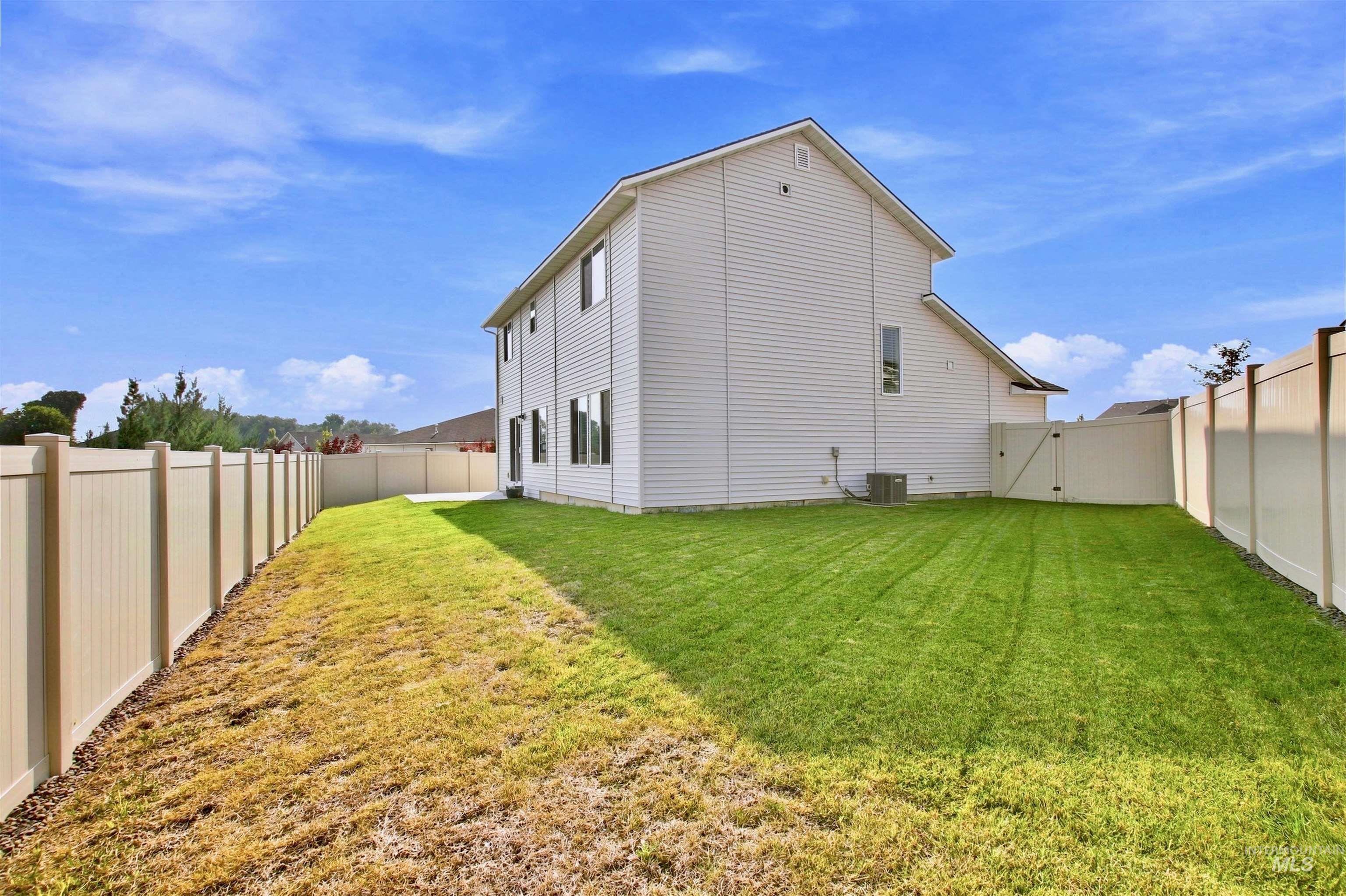 12352 Nantes Ct, Caldwell, Idaho 83607, 4 Bedrooms, 2.5 Bathrooms, Residential For Sale, Price $424,700, 98997239