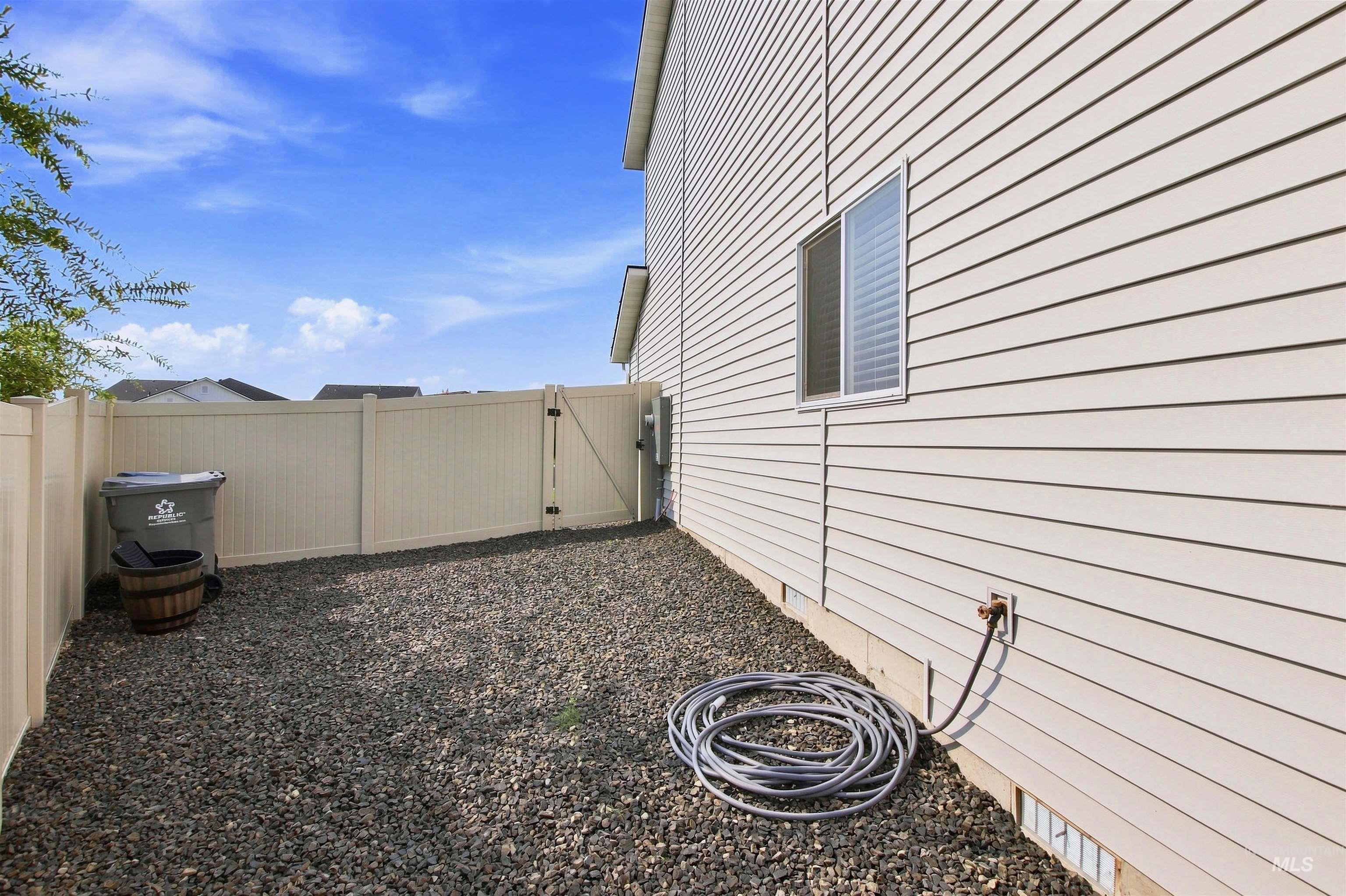 12352 Nantes Ct, Caldwell, Idaho 83607, 4 Bedrooms, 2.5 Bathrooms, Residential For Sale, Price $424,700, 98997239