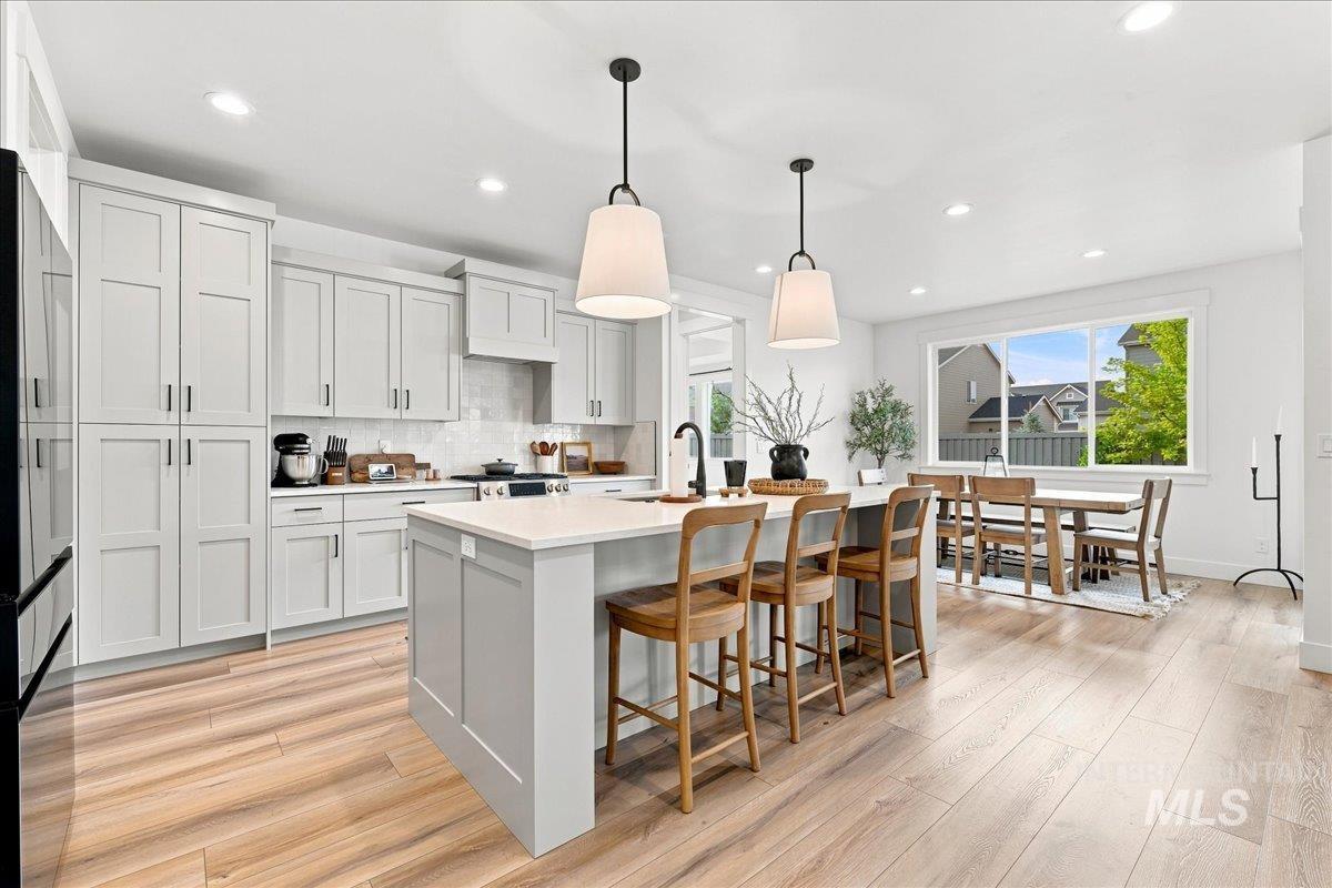 10385 Loneleaf Drive, Nampa, Idaho 83687, 3 Bedrooms, 2 Bathrooms, Residential For Sale, Price $539,900,MLS 98997240