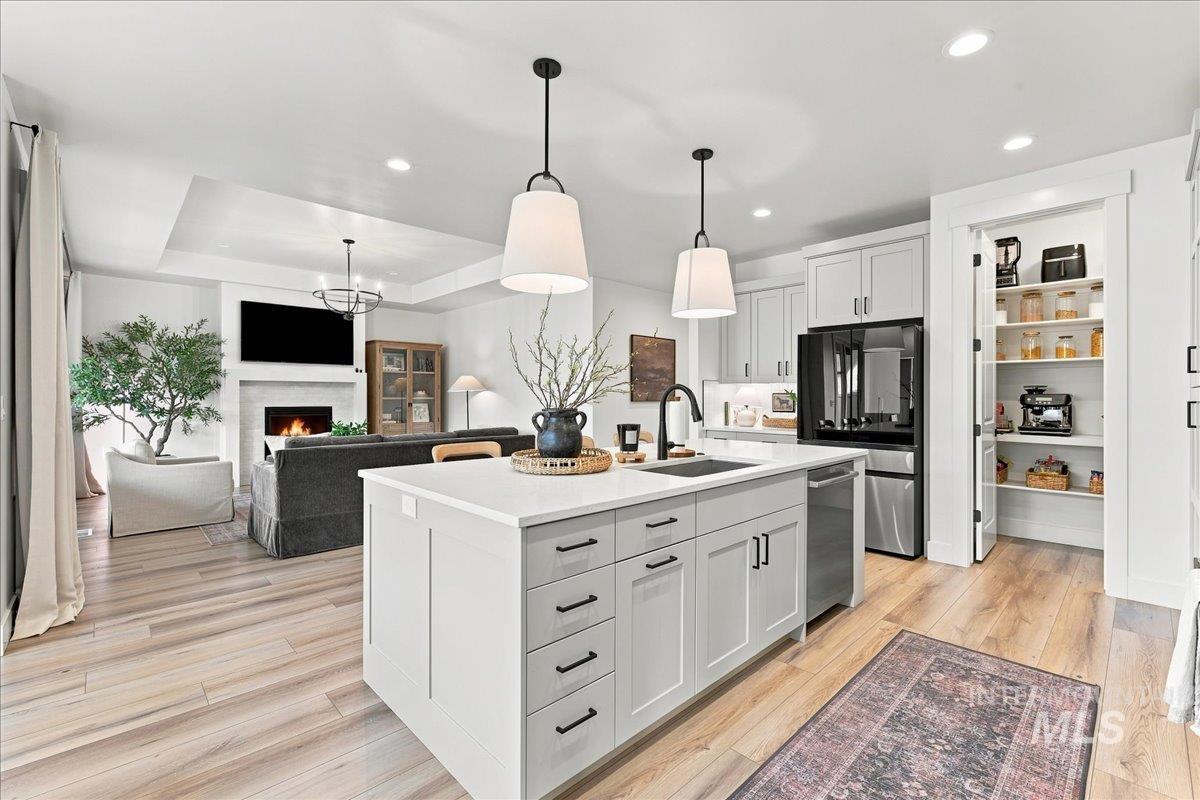 10385 Loneleaf Drive, Nampa, Idaho 83687, 3 Bedrooms, 2 Bathrooms, Residential For Sale, Price $539,900,MLS 98997240