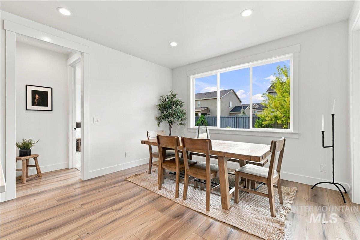10385 Loneleaf Drive, Nampa, Idaho 83687, 3 Bedrooms, 2 Bathrooms, Residential For Sale, Price $539,900,MLS 98997240