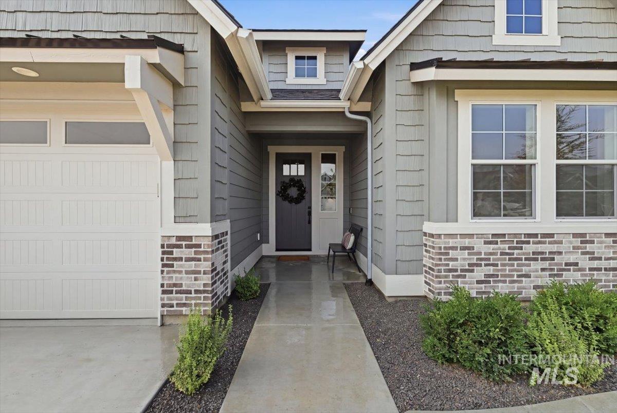 10385 Loneleaf Drive, Nampa, Idaho 83687, 3 Bedrooms, 2 Bathrooms, Residential For Sale, Price $539,900,MLS 98997240