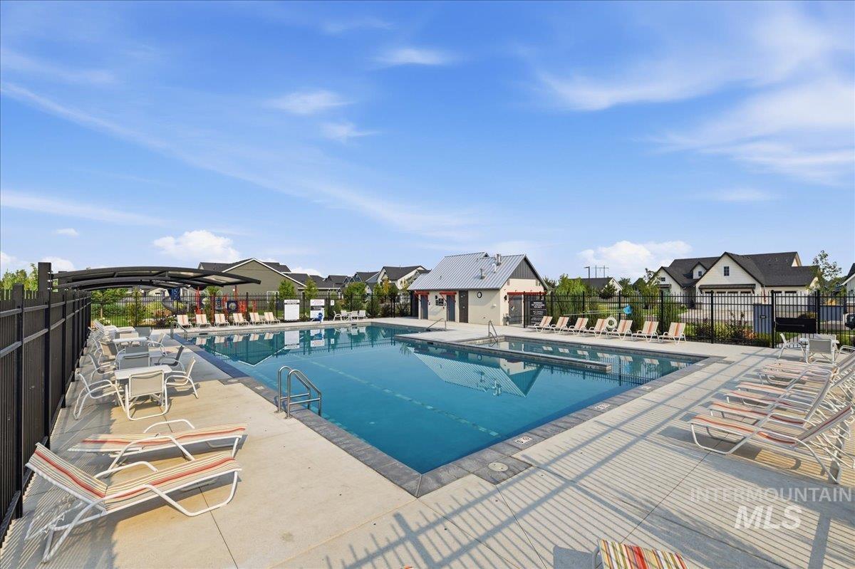 10385 Loneleaf Drive, Nampa, Idaho 83687, 3 Bedrooms, 2 Bathrooms, Residential For Sale, Price $539,900,MLS 98997240