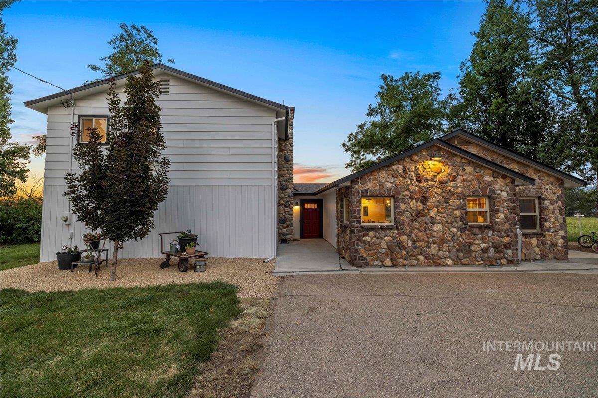 6712 Stage Coach Rd, Nampa, Idaho 83686, 4 Bedrooms, 2 Bathrooms, Farm & Ranch For Sale, Price $1,675,000,MLS 98997243