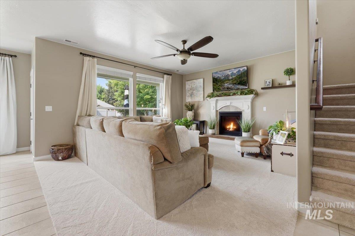 1181 W Creekbury Dr, Meridian, Idaho 83646, 4 Bedrooms, 2.5 Bathrooms, Residential For Sale, Price $570,000, 98997249