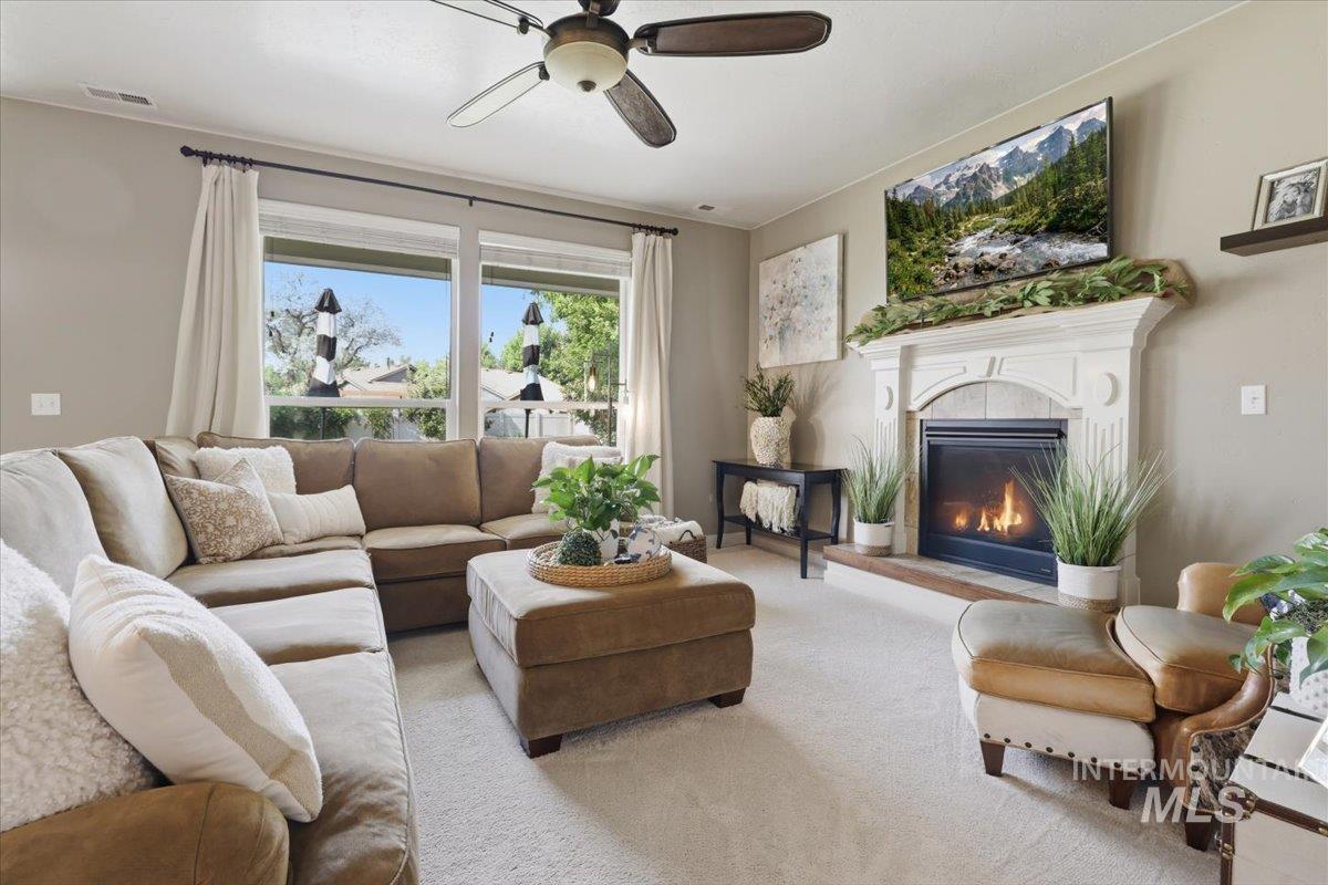 1181 W Creekbury Dr, Meridian, Idaho 83646, 4 Bedrooms, 2.5 Bathrooms, Residential For Sale, Price $570,000, 98997249