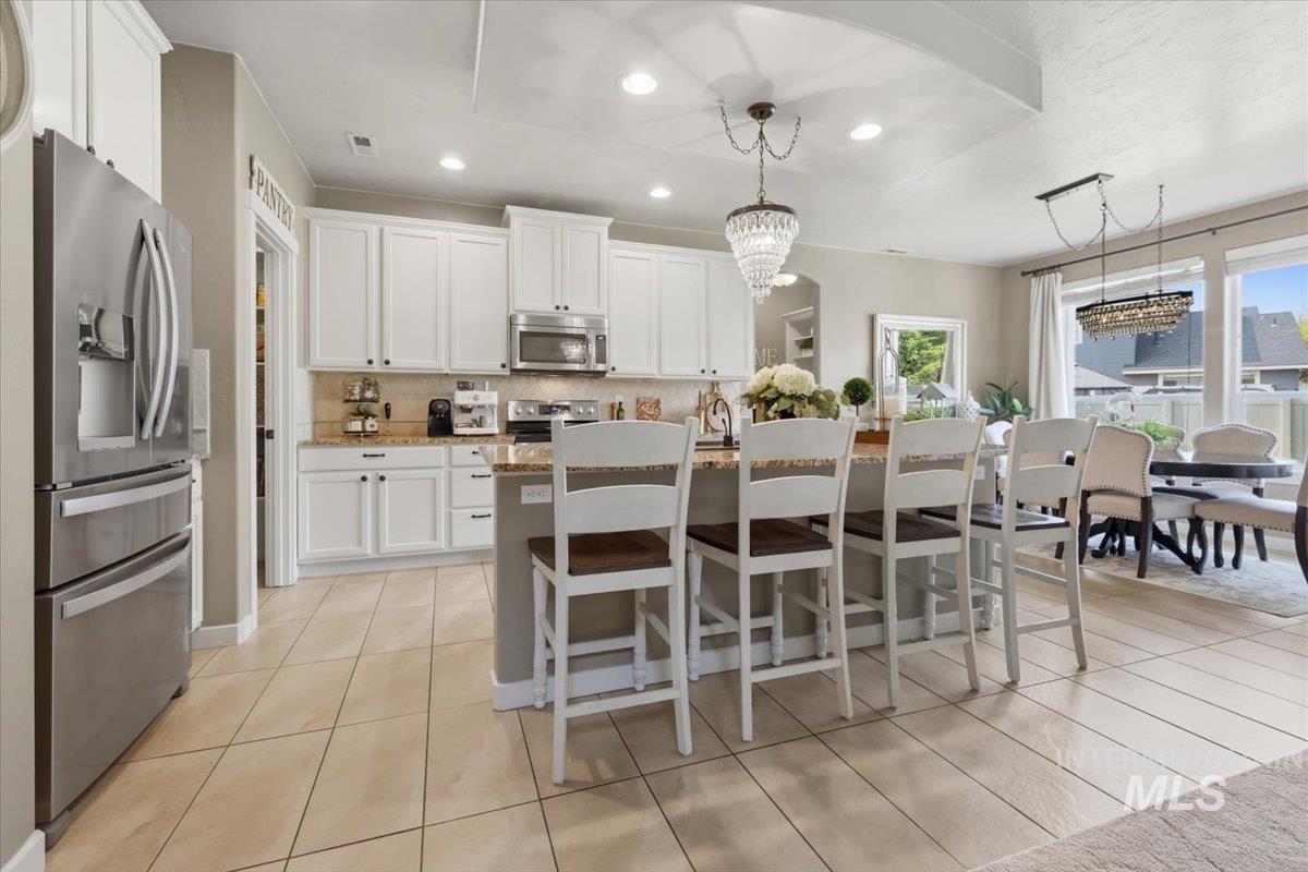 1181 W Creekbury Dr, Meridian, Idaho 83646, 4 Bedrooms, 2.5 Bathrooms, Residential For Sale, Price $570,000, 98997249