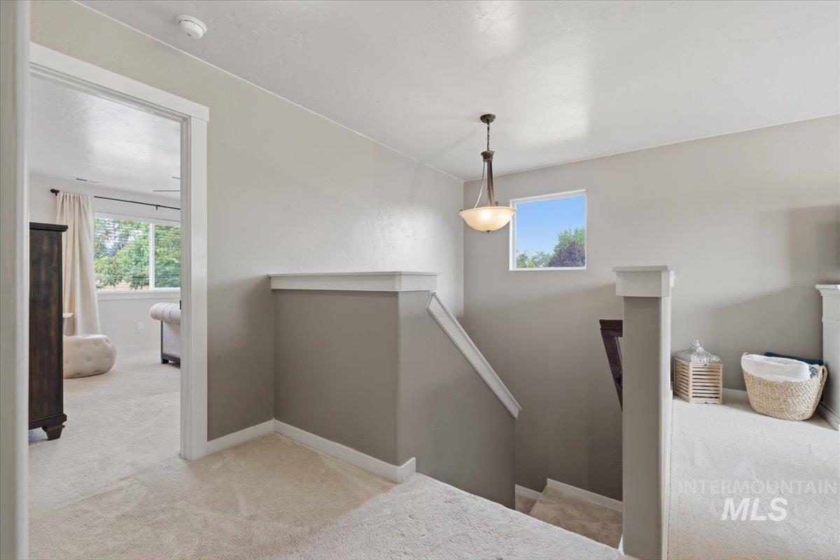 1181 W Creekbury Dr, Meridian, Idaho 83646, 4 Bedrooms, 2.5 Bathrooms, Residential For Sale, Price $570,000, 98997249
