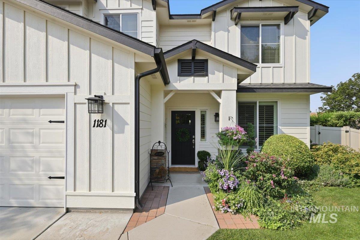 1181 W Creekbury Dr, Meridian, Idaho 83646, 4 Bedrooms, 2.5 Bathrooms, Residential For Sale, Price $570,000, 98997249