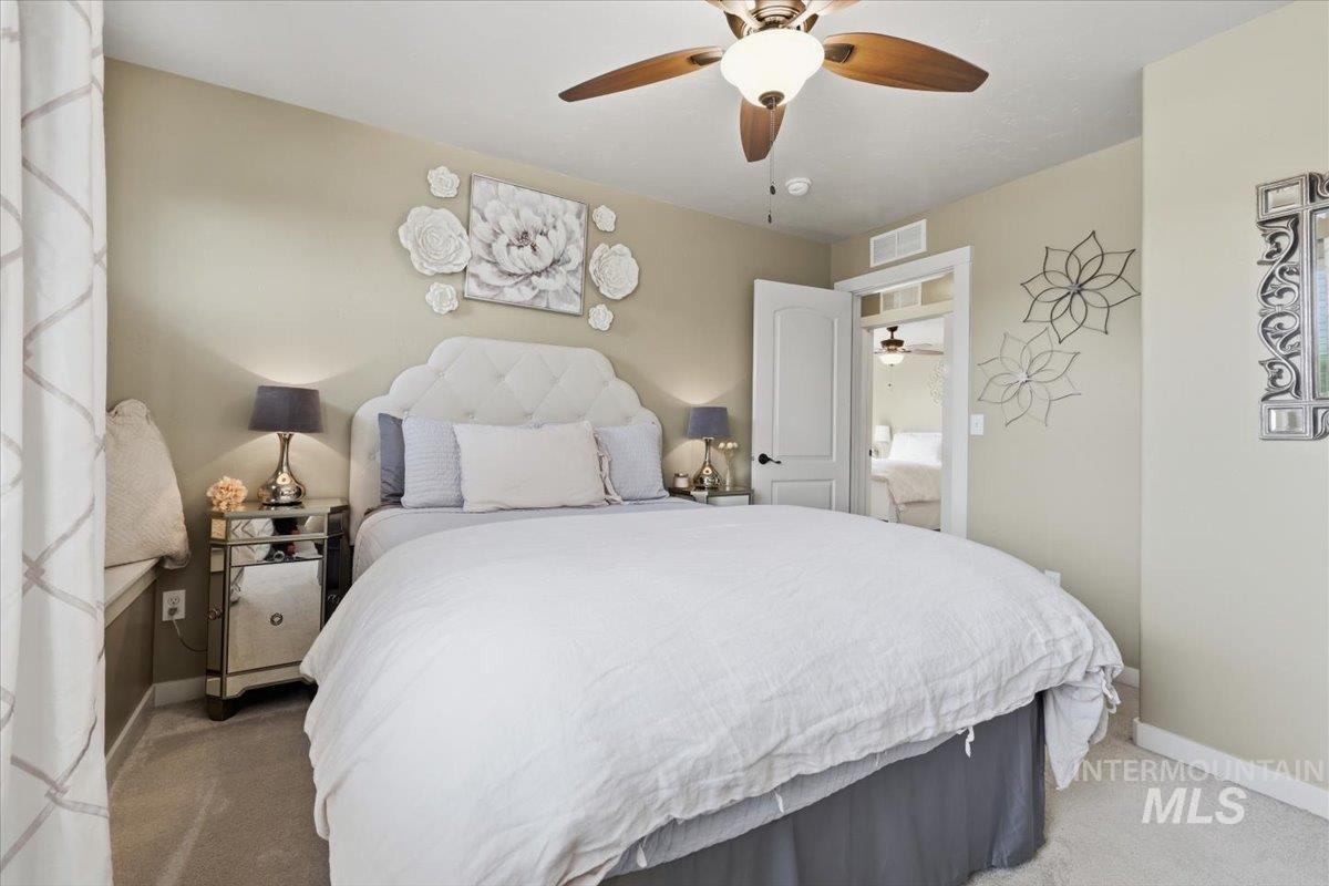 1181 W Creekbury Dr, Meridian, Idaho 83646, 4 Bedrooms, 2.5 Bathrooms, Residential For Sale, Price $570,000, 98997249