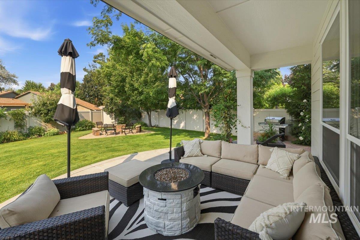 1181 W Creekbury Dr, Meridian, Idaho 83646, 4 Bedrooms, 2.5 Bathrooms, Residential For Sale, Price $570,000, 98997249