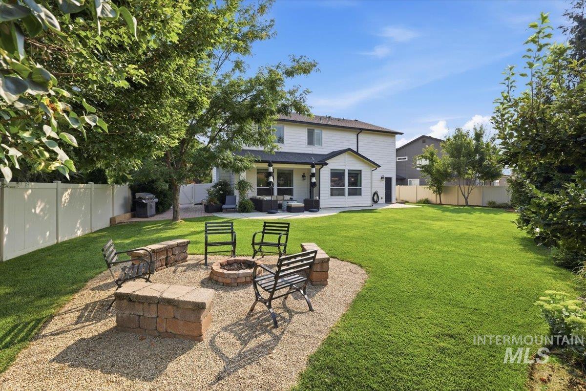 1181 W Creekbury Dr, Meridian, Idaho 83646, 4 Bedrooms, 2.5 Bathrooms, Residential For Sale, Price $570,000, 98997249