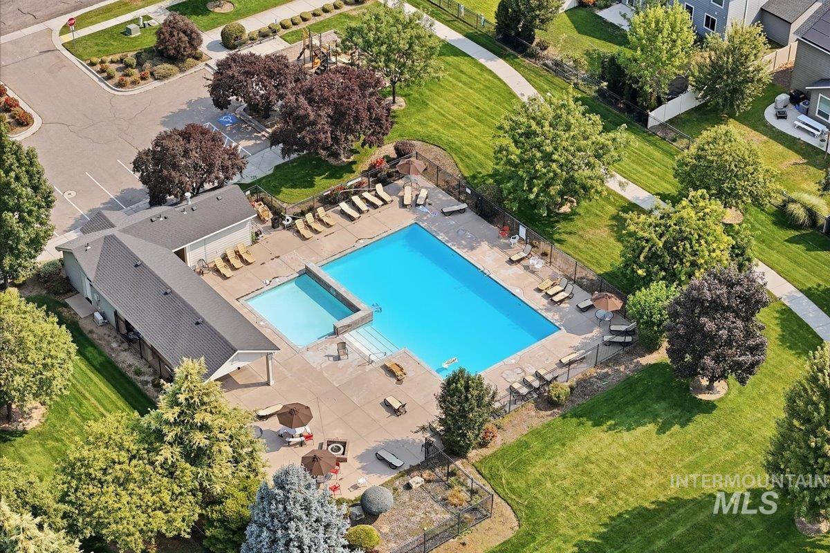1181 W Creekbury Dr, Meridian, Idaho 83646, 4 Bedrooms, 2.5 Bathrooms, Residential For Sale, Price $570,000, 98997249