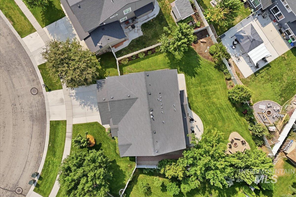 1181 W Creekbury Dr, Meridian, Idaho 83646, 4 Bedrooms, 2.5 Bathrooms, Residential For Sale, Price $570,000, 98997249