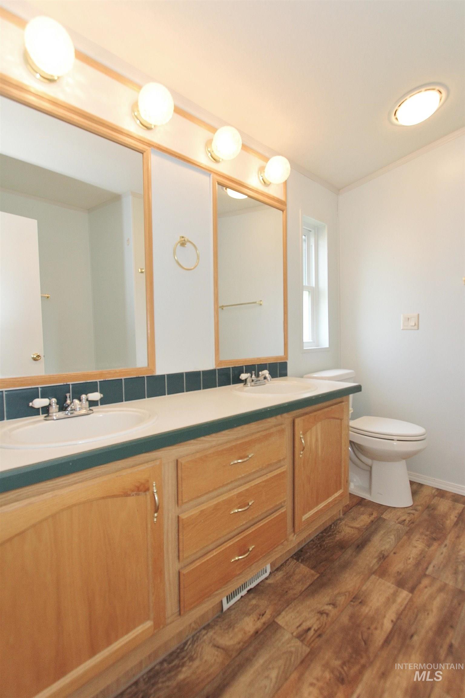 5153 W Cody Ln., Garden City, Idaho 83714, 3 Bedrooms, 2 Bathrooms, Residential For Sale, Price $219,900, 98997251
