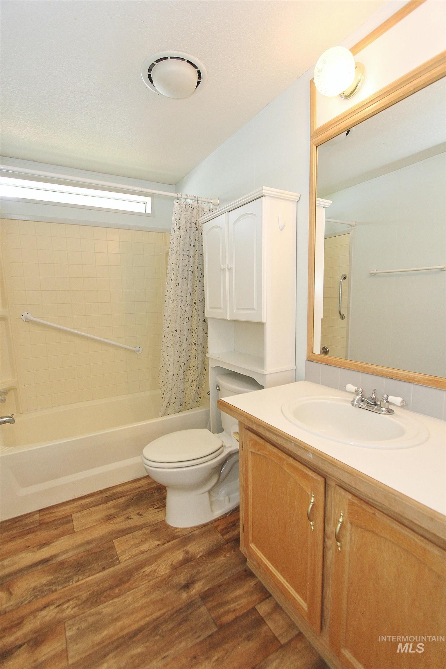 5153 W Cody Ln., Garden City, Idaho 83714, 3 Bedrooms, 2 Bathrooms, Residential For Sale, Price $219,900, 98997251