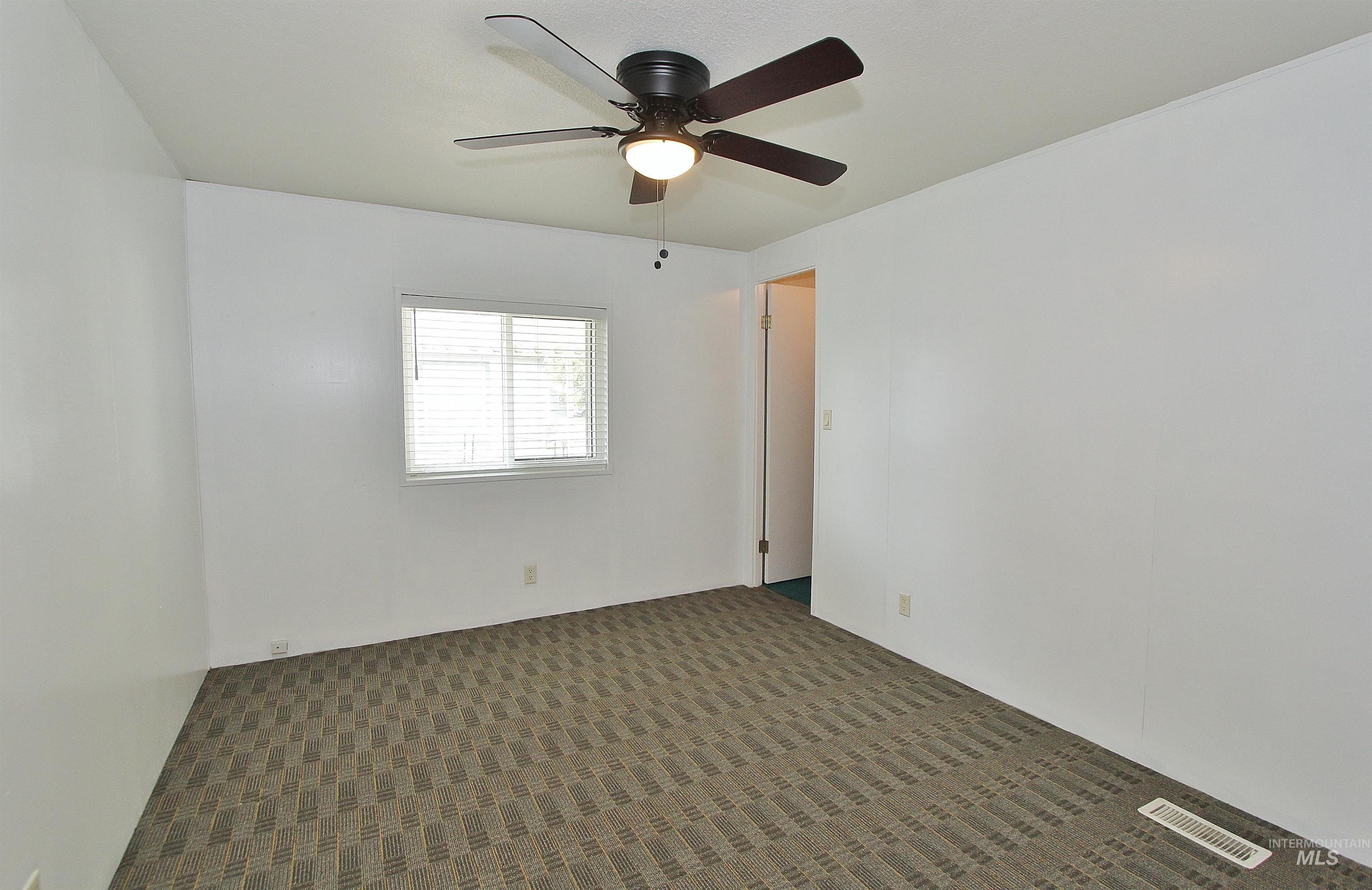 5153 W Cody Ln., Garden City, Idaho 83714, 3 Bedrooms, 2 Bathrooms, Residential For Sale, Price $219,900, 98997251