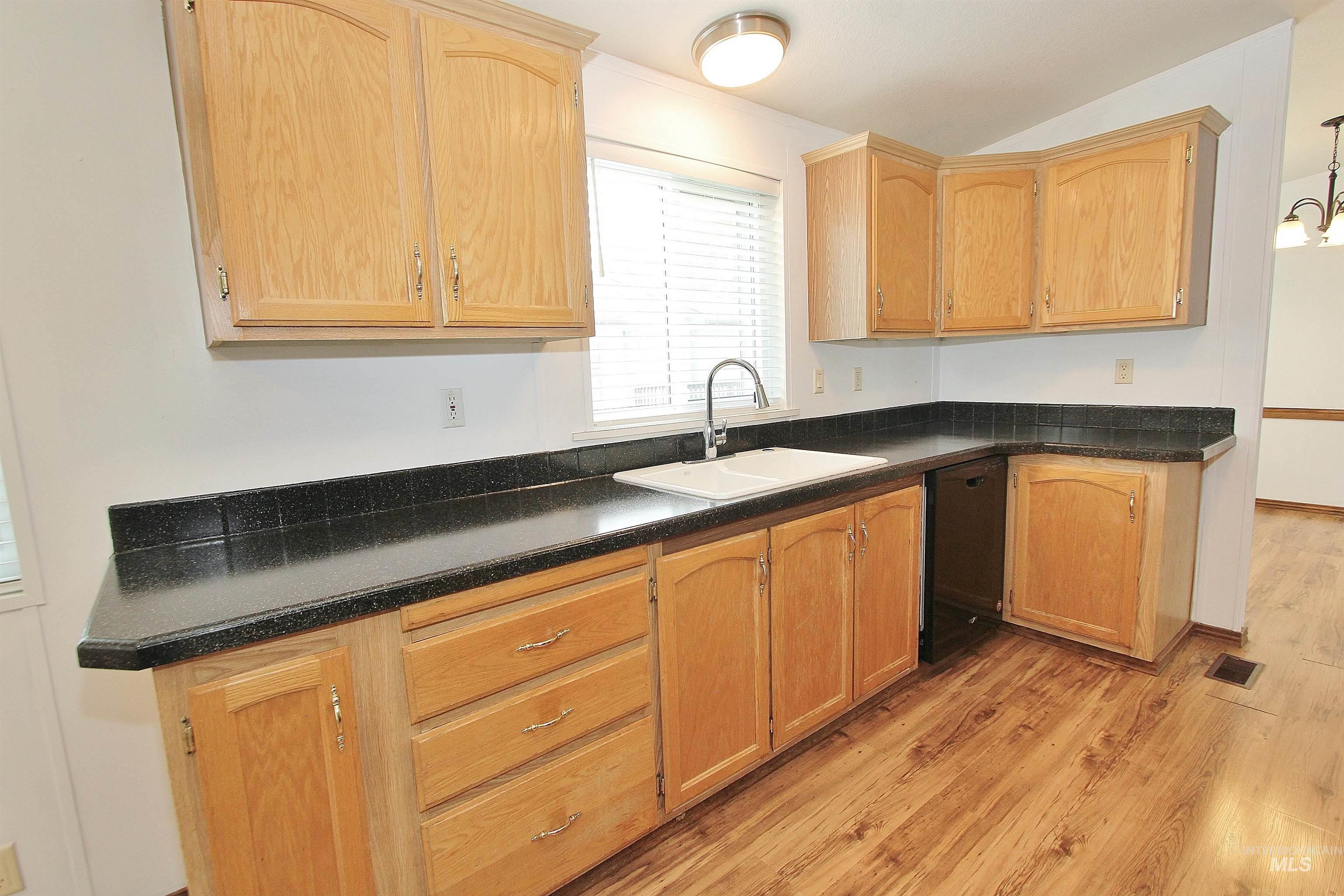 5153 W Cody Ln., Garden City, Idaho 83714, 3 Bedrooms, 2 Bathrooms, Residential For Sale, Price $219,900, 98997251