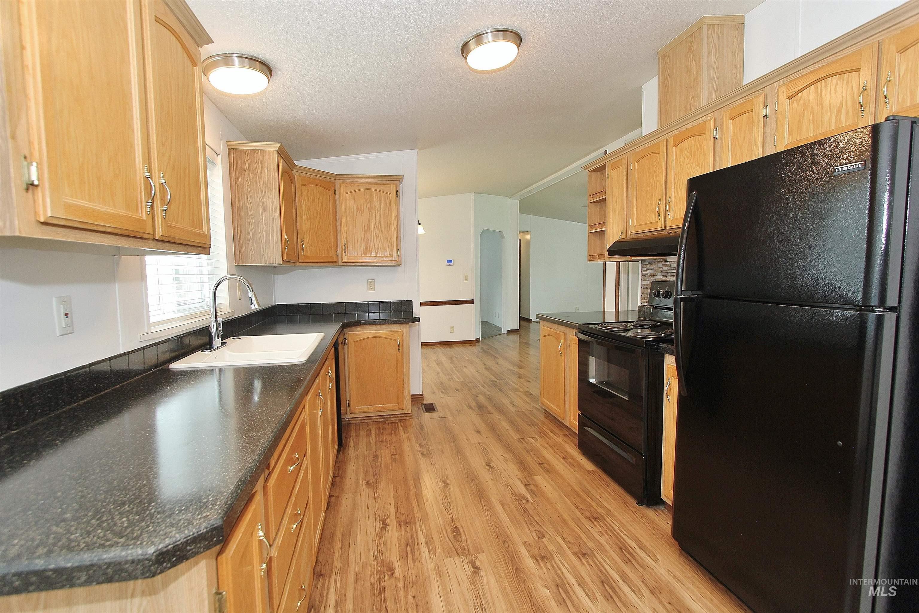 5153 W Cody Ln., Garden City, Idaho 83714, 3 Bedrooms, 2 Bathrooms, Residential For Sale, Price $219,900, 98997251