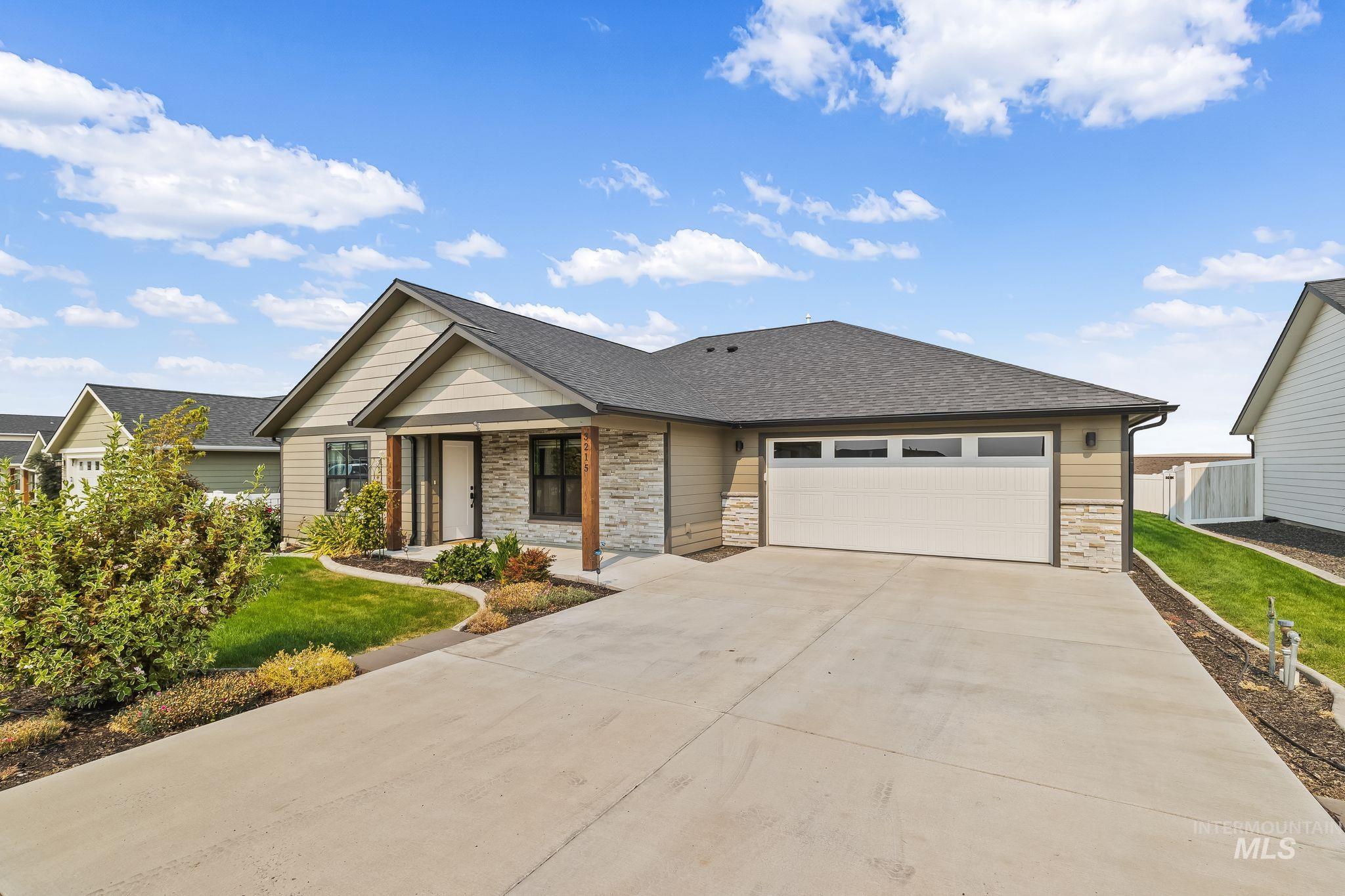 3215 Parkridge Way, Lewiston, Idaho 83501, 3 Bedrooms, 2 Bathrooms, Residential For Sale, Price $530,000, 98997252