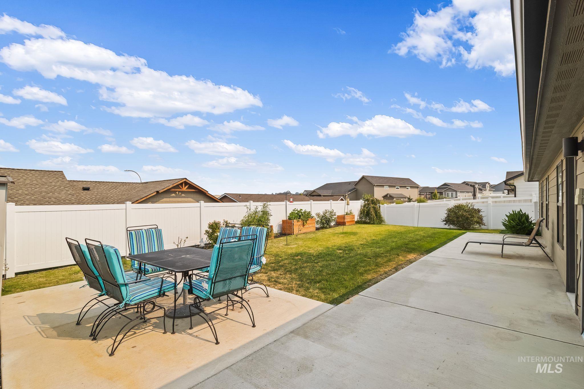 3215 Parkridge Way, Lewiston, Idaho 83501, 3 Bedrooms, 2 Bathrooms, Residential For Sale, Price $530,000, 98997252