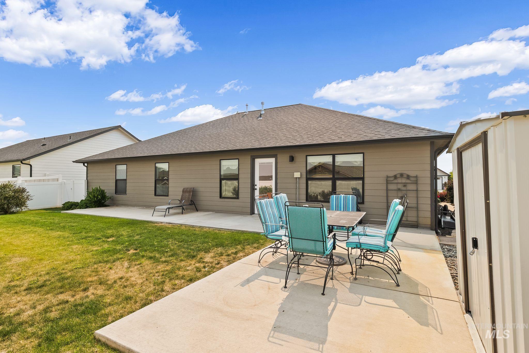 3215 Parkridge Way, Lewiston, Idaho 83501, 3 Bedrooms, 2 Bathrooms, Residential For Sale, Price $530,000, 98997252