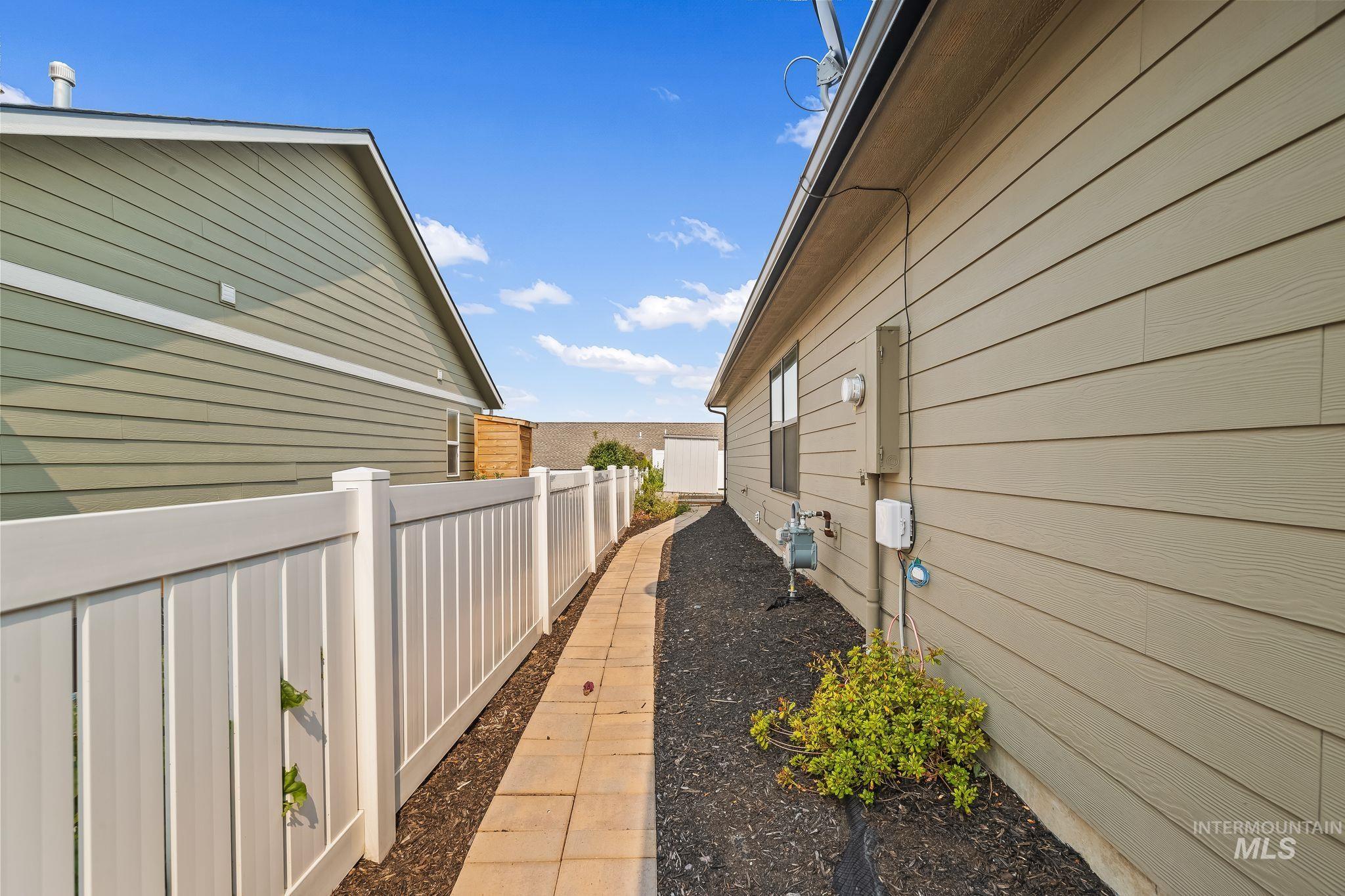 3215 Parkridge Way, Lewiston, Idaho 83501, 3 Bedrooms, 2 Bathrooms, Residential For Sale, Price $530,000, 98997252