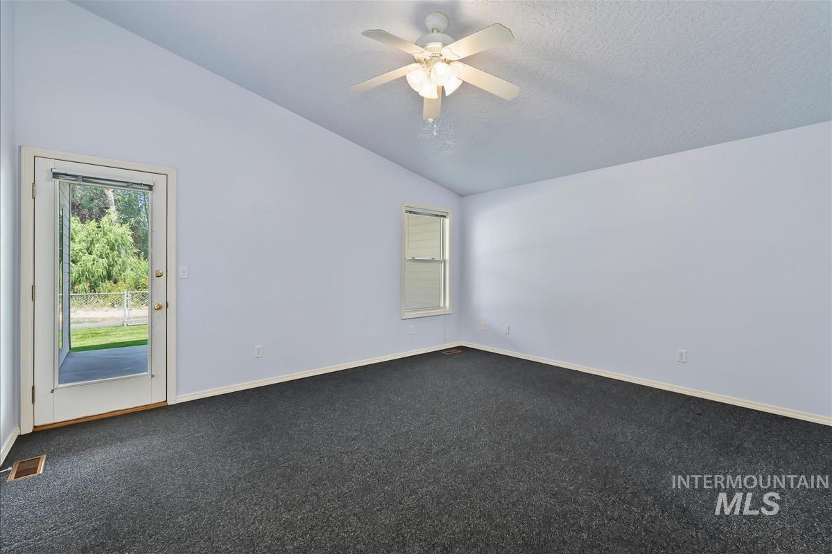 124 South Valley Dr, Nampa, Idaho 83686, 2 Bedrooms, 2 Bathrooms, Residential For Sale, Price $320,000, 98997253
