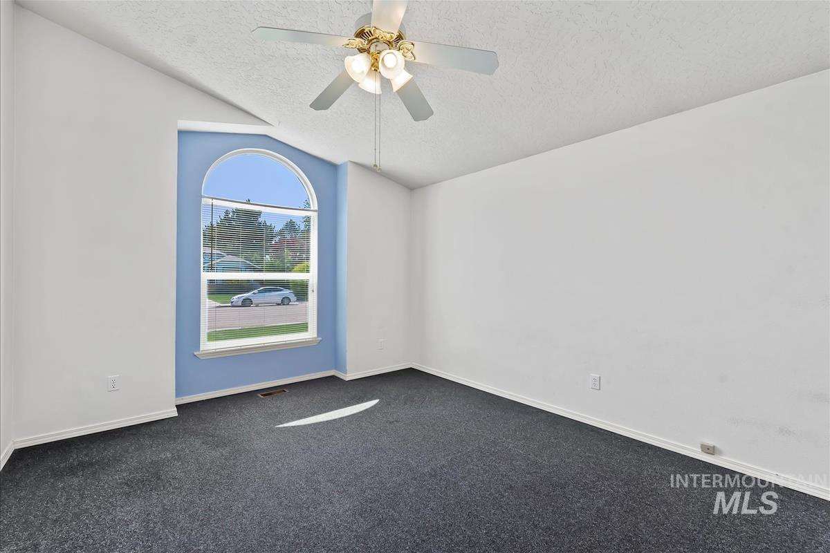 124 South Valley Dr, Nampa, Idaho 83686, 2 Bedrooms, 2 Bathrooms, Residential For Sale, Price $320,000, 98997253