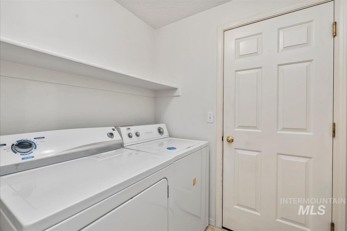 124 South Valley Dr, Nampa, Idaho 83686, 2 Bedrooms, 2 Bathrooms, Residential For Sale, Price $320,000, 98997253
