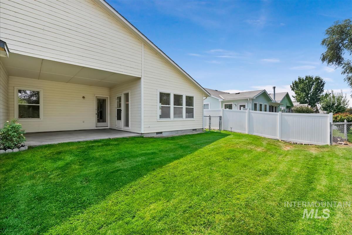 124 South Valley Dr, Nampa, Idaho 83686, 2 Bedrooms, 2 Bathrooms, Residential For Sale, Price $320,000, 98997253