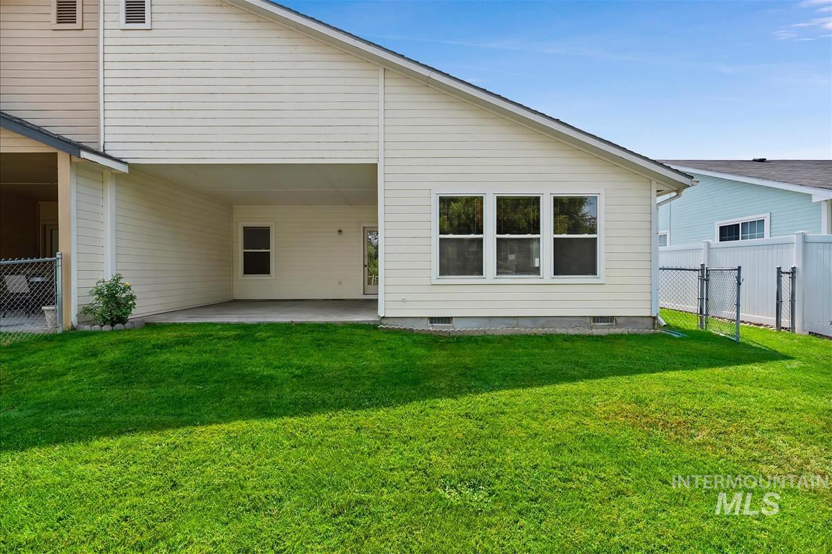 124 South Valley Dr, Nampa, Idaho 83686, 2 Bedrooms, 2 Bathrooms, Residential For Sale, Price $320,000, 98997253