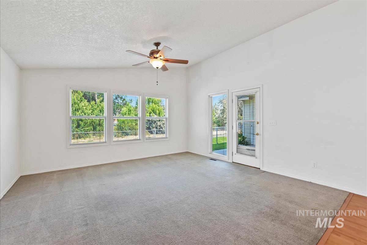124 South Valley Dr, Nampa, Idaho 83686, 2 Bedrooms, 2 Bathrooms, Residential For Sale, Price $320,000, 98997253