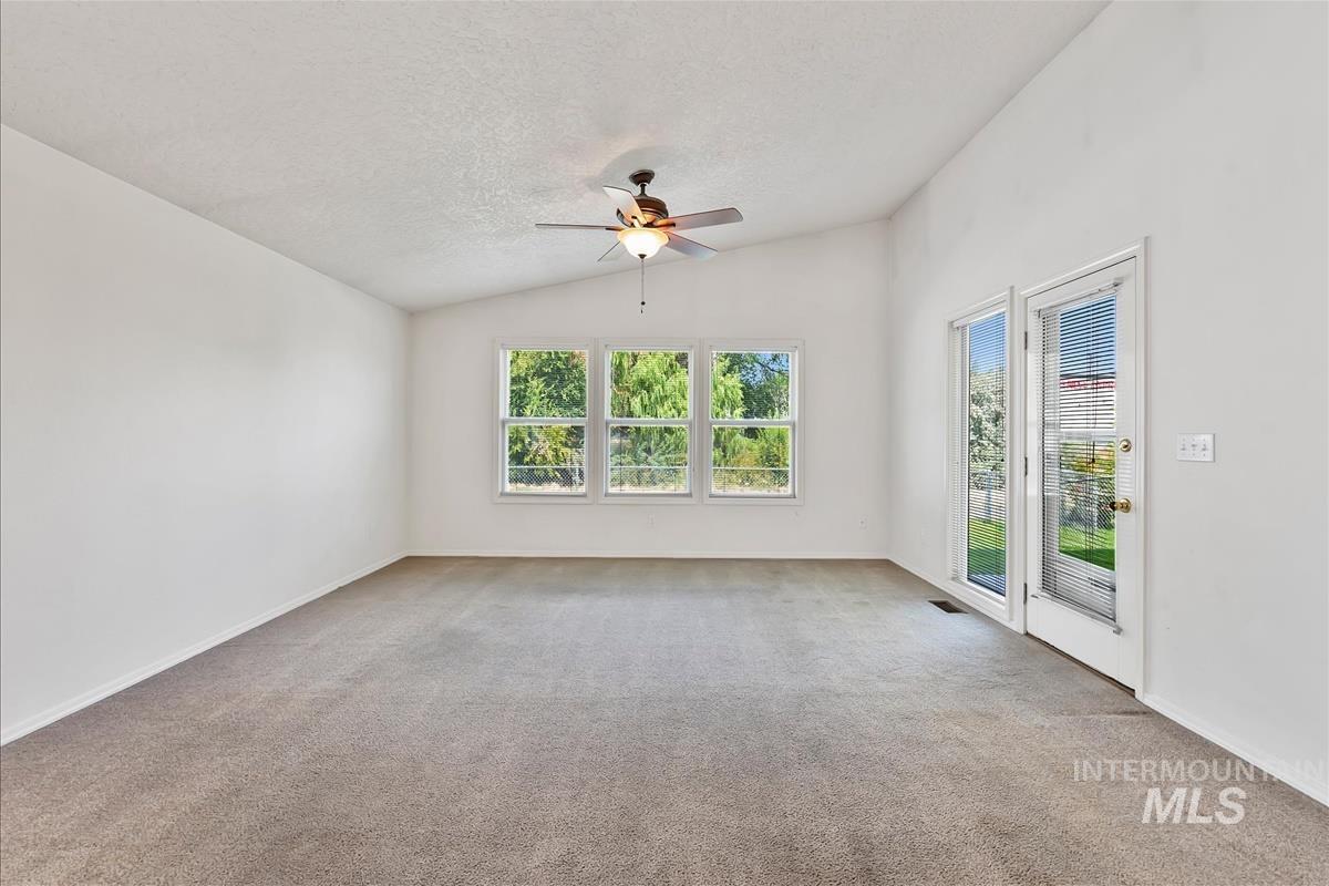 124 South Valley Dr, Nampa, Idaho 83686, 2 Bedrooms, 2 Bathrooms, Residential For Sale, Price $320,000, 98997253