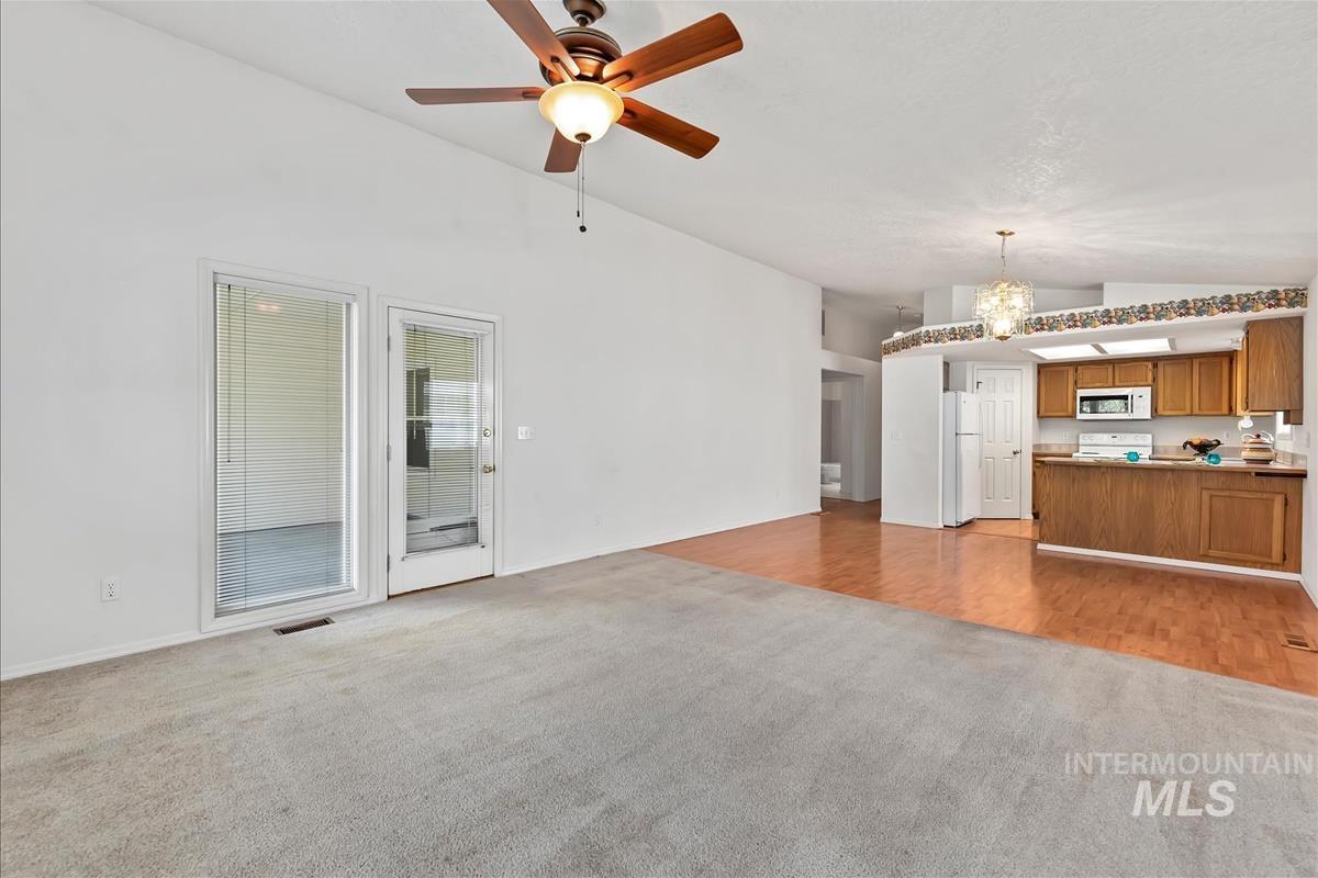 124 South Valley Dr, Nampa, Idaho 83686, 2 Bedrooms, 2 Bathrooms, Residential For Sale, Price $320,000, 98997253