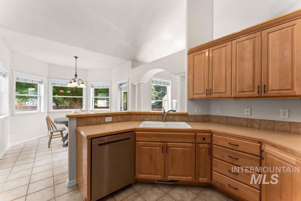 2266 N Hickory Way, Meridian, Idaho 83646, 4 Bedrooms, 3.5 Bathrooms, Residential For Sale, Price $650,000, 98997255