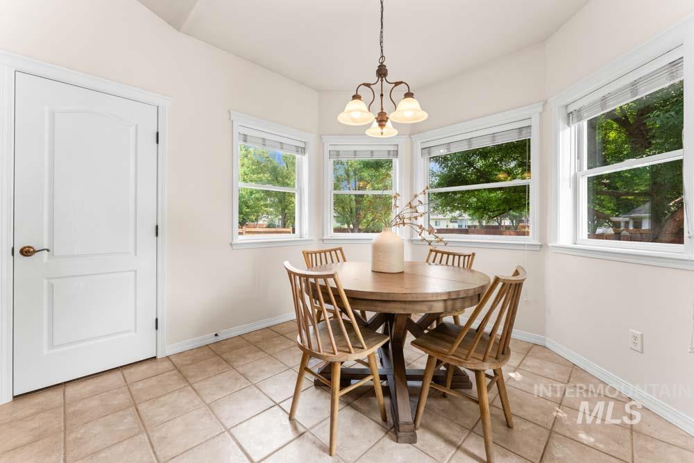 2266 N Hickory Way, Meridian, Idaho 83646, 4 Bedrooms, 3.5 Bathrooms, Residential For Sale, Price $650,000, 98997255