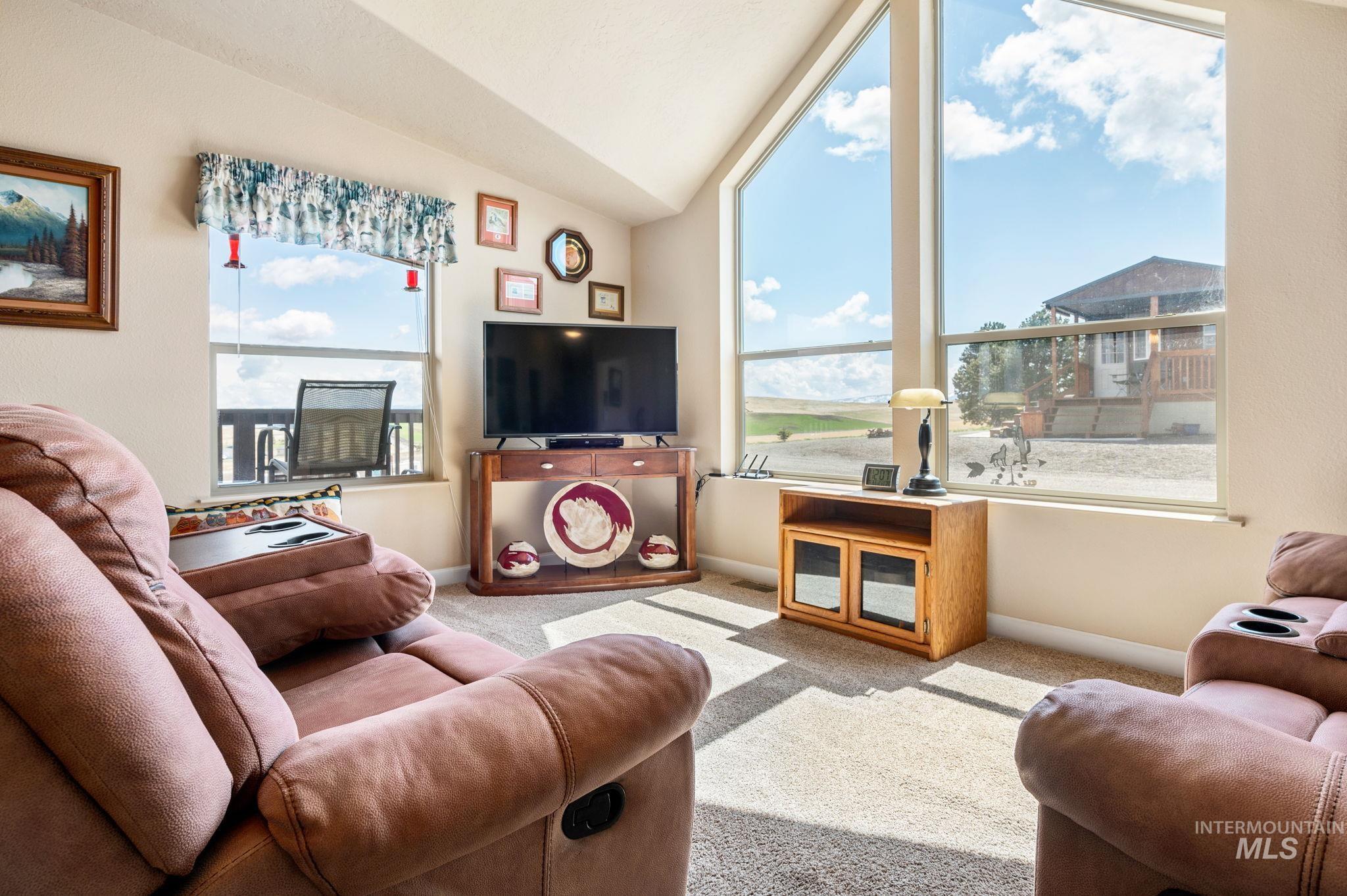 110 Seubert Heights Drive, CottonWood, Idaho 83522, 2 Bedrooms, 2 Bathrooms, Residential For Sale, Price $549,000, 98997256