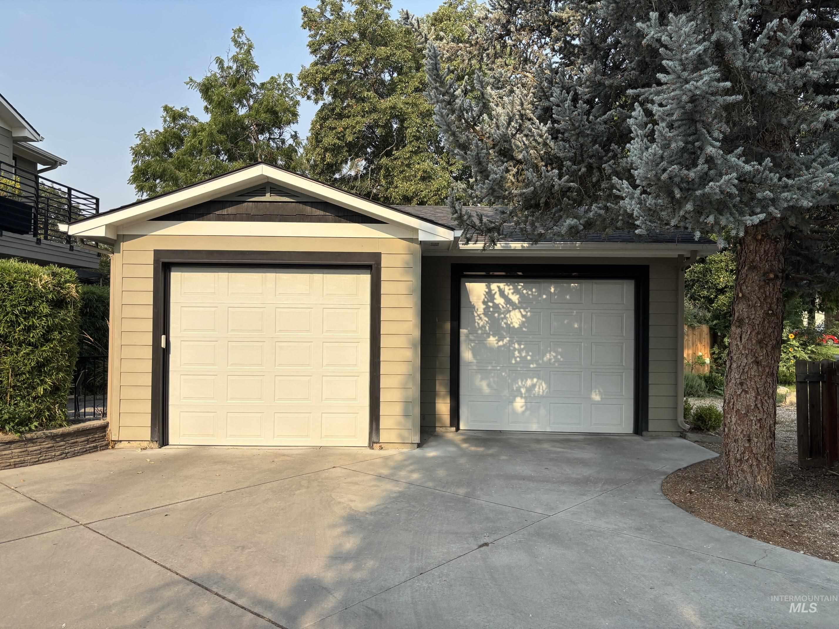 3401 W Plant Dr, Boise, Idaho 83703, 3 Bedrooms, 2 Bathrooms, Residential For Sale, Price $699,900, 98997257