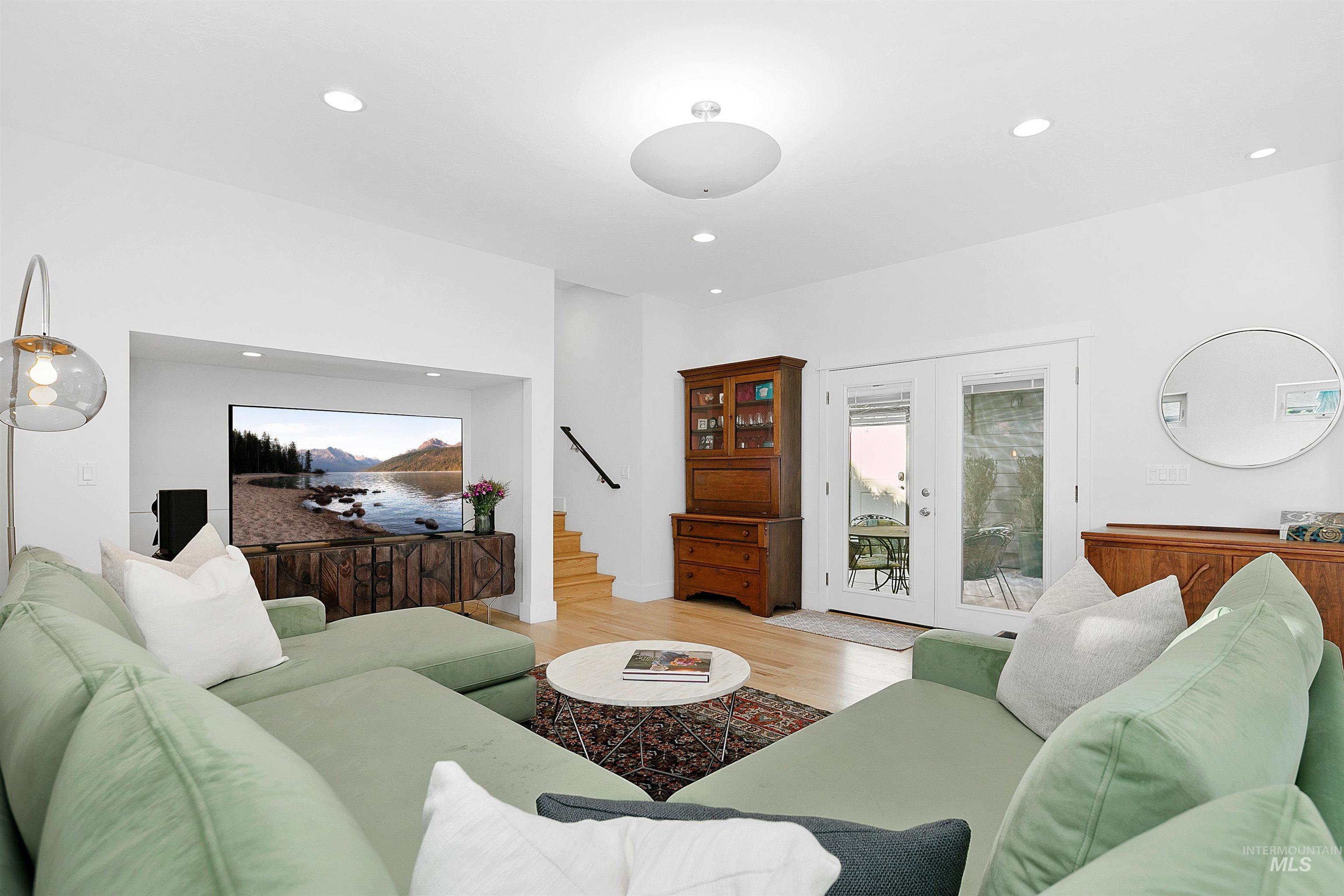 3401 W Plant Dr, Boise, Idaho 83703, 3 Bedrooms, 2 Bathrooms, Residential For Sale, Price $699,900, 98997257