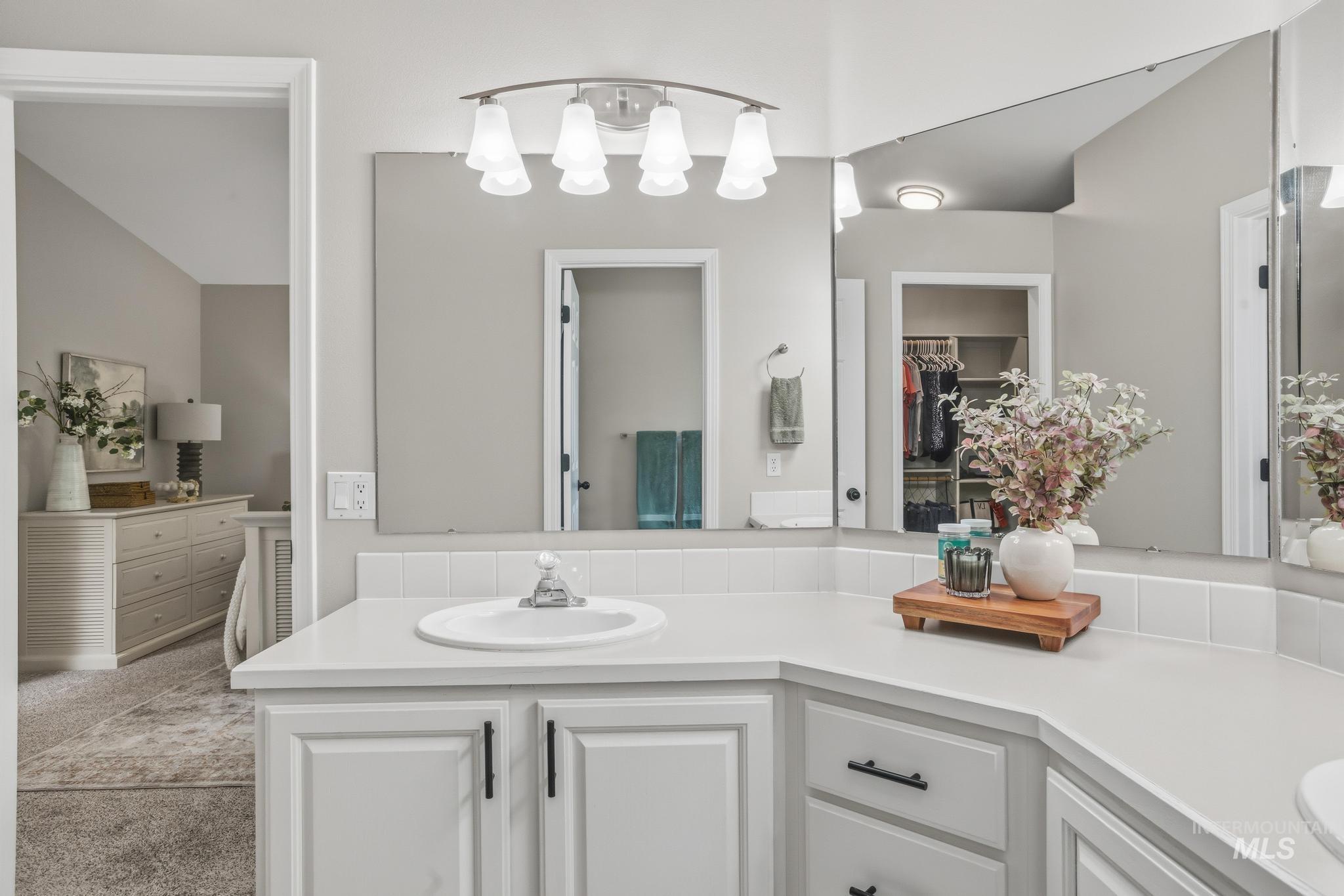 3112 W Mirage Ct, Meridian, Idaho 83646, 4 Bedrooms, 3 Bathrooms, Residential For Sale, Price $545,000, 98997258